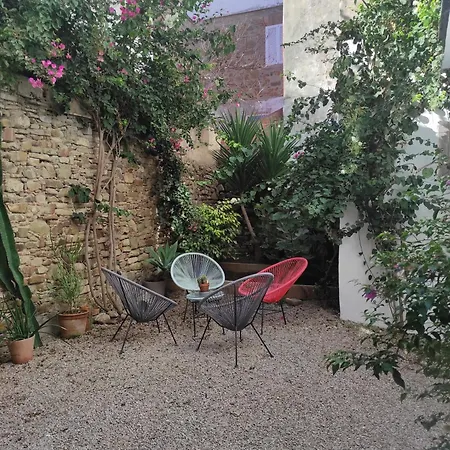 Estudio Centro Con Jardin Compartido